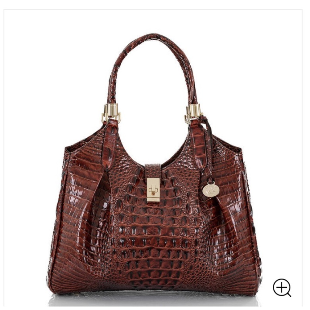 The Celia is a lightweight shoulder bag perfect for making a stylish statement.